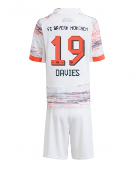 Billige Fotballdrakt Bayern Munich Alphonso Davies #19 Replika Bortedraktsett Barn 2025-26 Kortermet (med bukser)